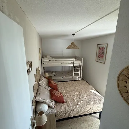 Appartement T2 Cosy A 200m De La Avec Parking Prive